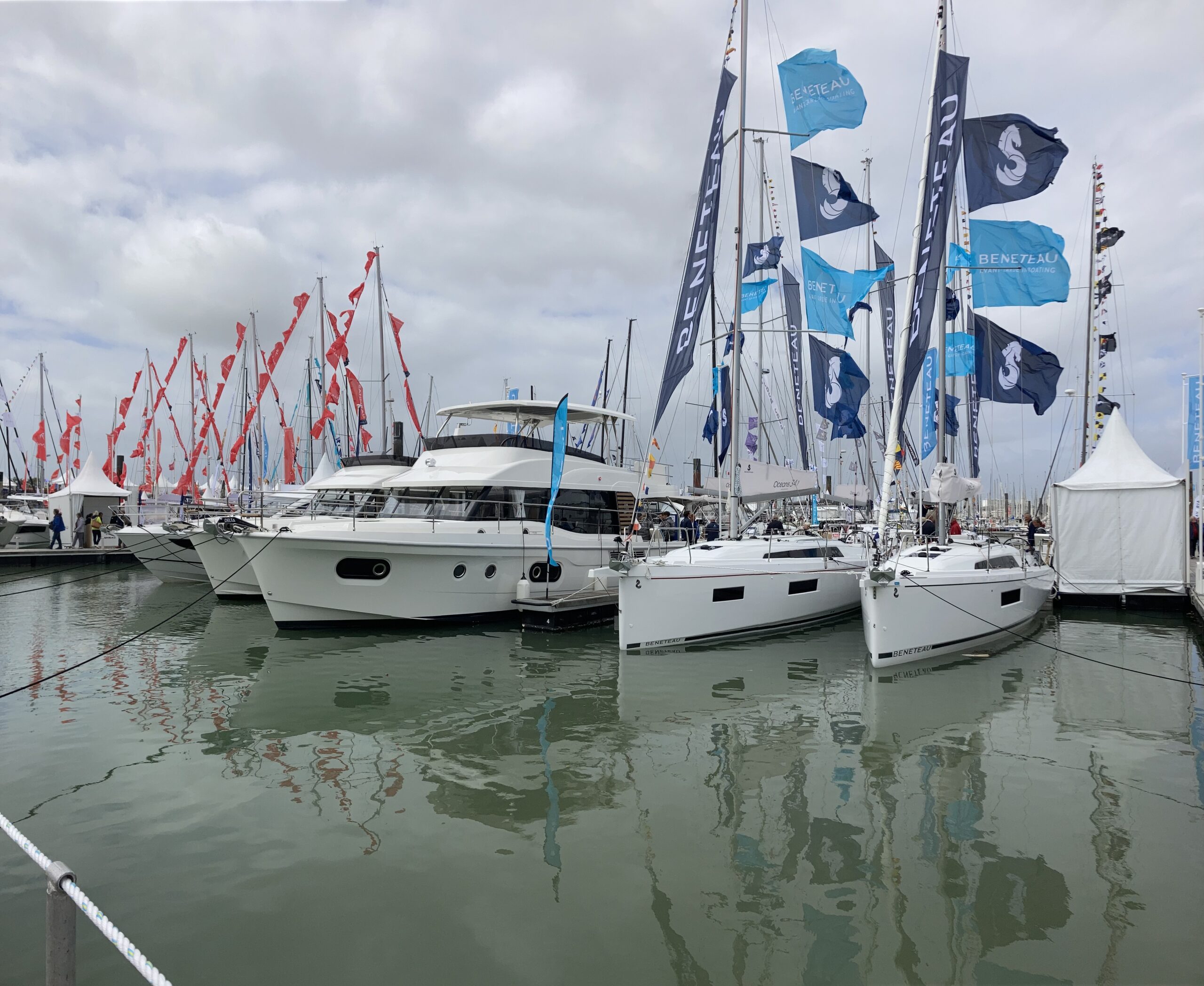 bateaux a vendre beneteau quicksilver wellcraft nautitech rhea marine
