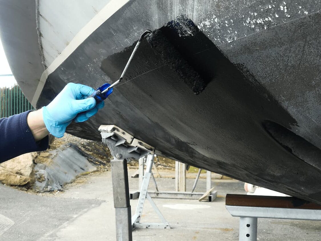 antifouling sur coque de bateau